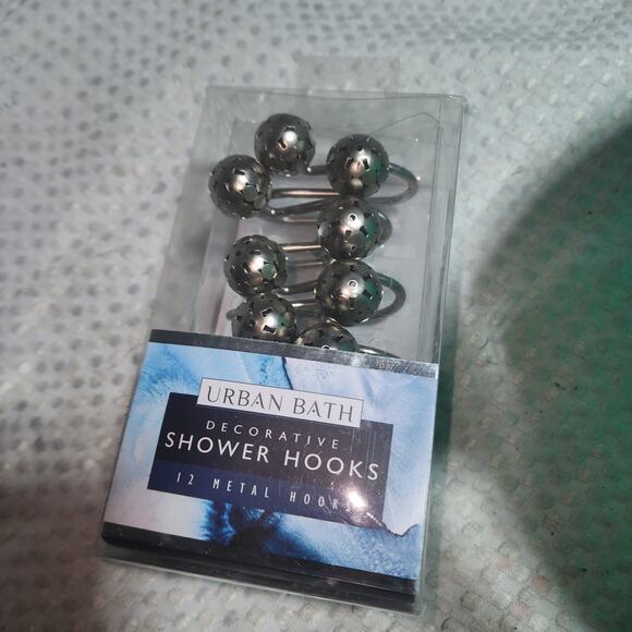 URBAN BATH SILVER TONED SHOWER CURTAIN RINGS - Picture 1 of 6